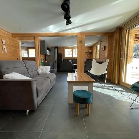 Appartement Lumineux Neuf Dans Bas De Chalet Le Douglas ลาจูดูลูป ภายนอก รูปภาพ