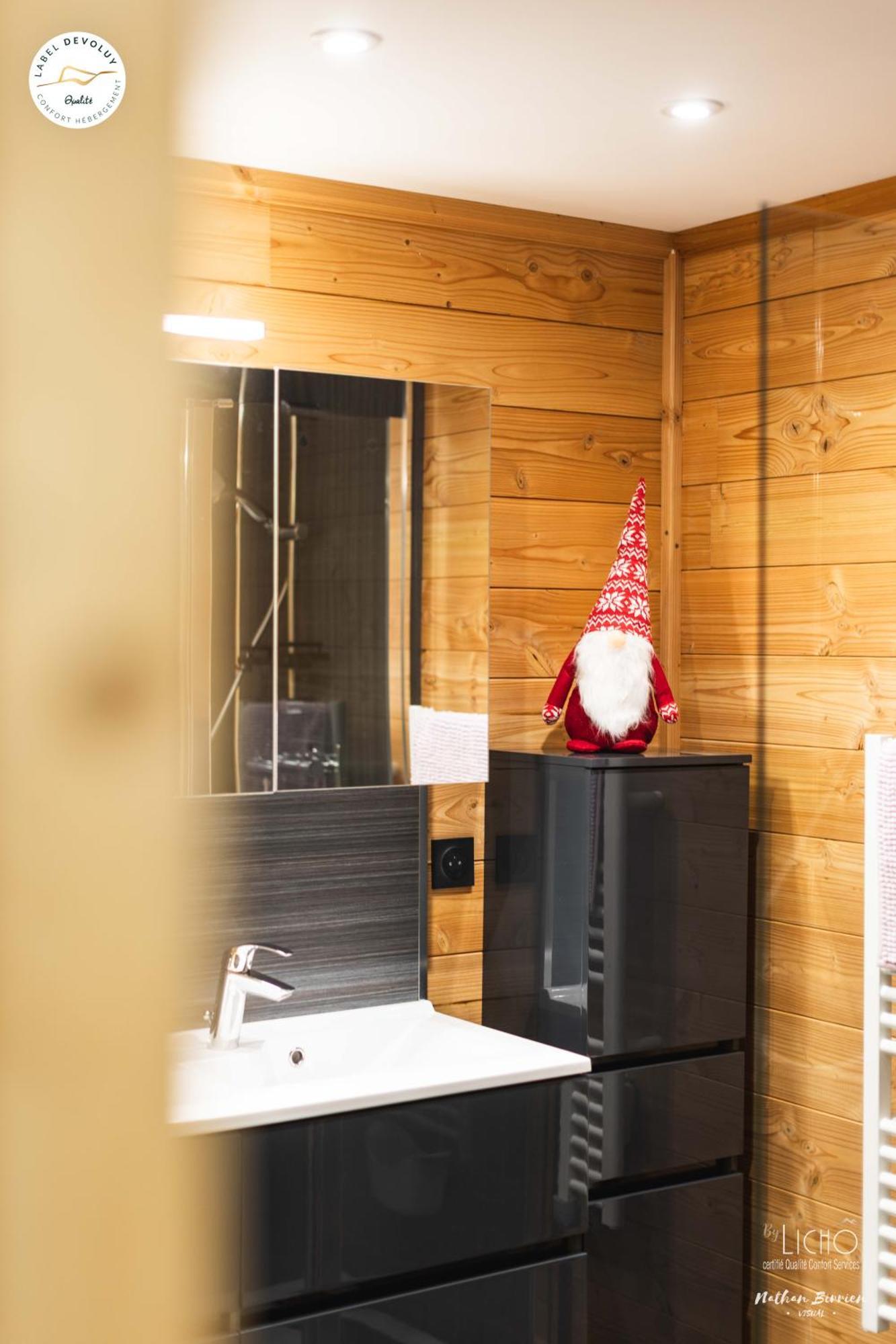 Appartement Lumineux Neuf Dans Bas De Chalet Le Douglas ลาจูดูลูป ภายนอก รูปภาพ