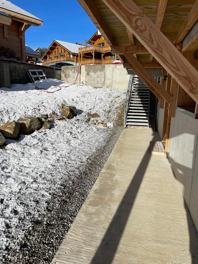 Appartement Lumineux Neuf Dans Bas De Chalet Le Douglas ลาจูดูลูป ภายนอก รูปภาพ