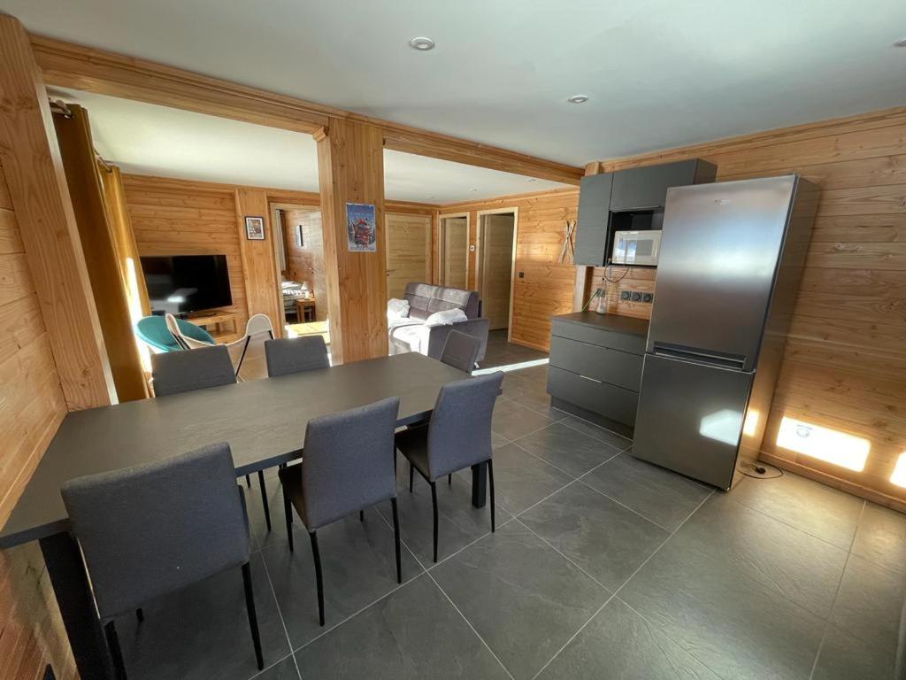 Appartement Lumineux Neuf Dans Bas De Chalet Le Douglas ลาจูดูลูป ภายนอก รูปภาพ